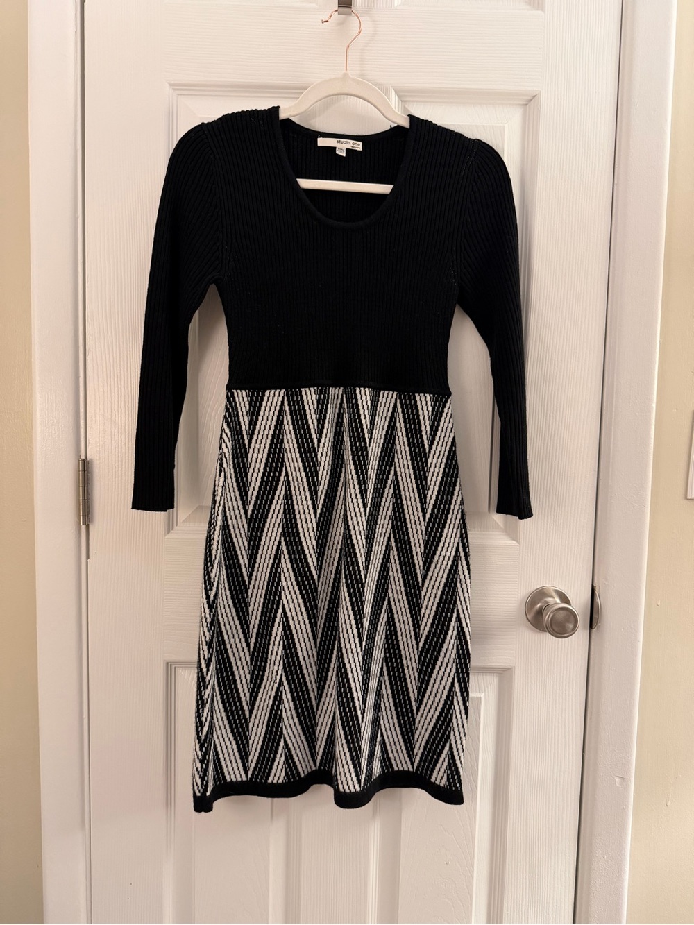 Studio One Black White Colorblock Chevron Sweater Dress Small